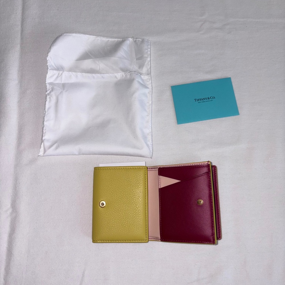 Tiffany & Co Trifold Wallet Yellow New Pebbled Leather T Logo Gold Hardware - Picture 10 of 11